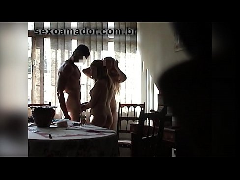 ❤️ Os amigos sexuais invitan a un home xigante e a un trío con el ❌ Super porno en nós ❌❤