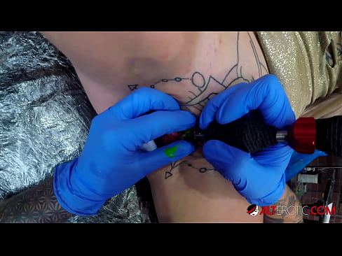 ❤️ Sully Savage, moi tatuada, tatuouse no clítoris ❌ Super porno en nós ❌❤