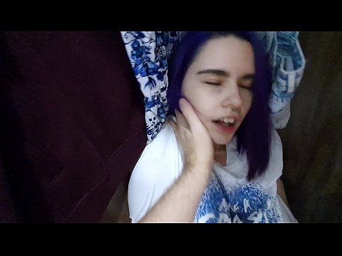 ❤️ Atopo a miña irmá no armario e axudouna a correrse ❌ Super porno en nós ❌❤
